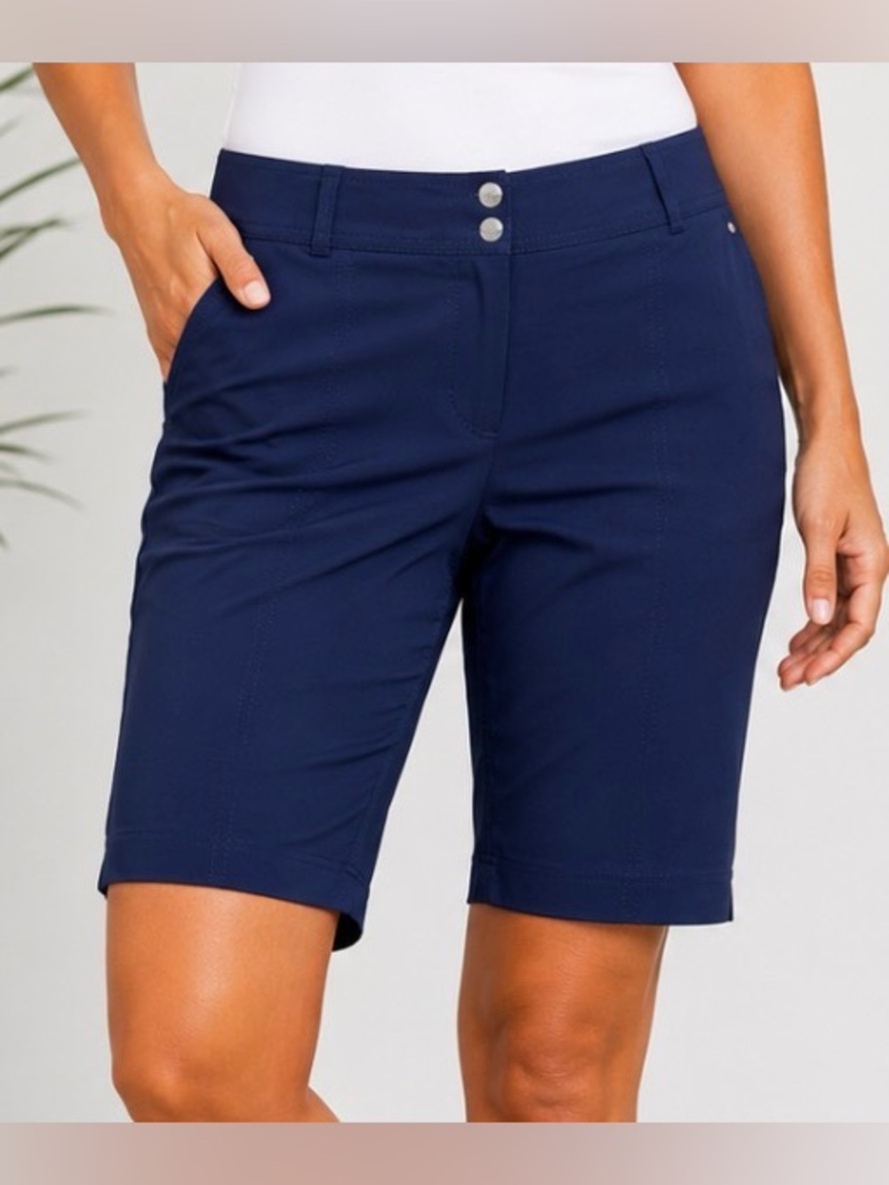 Tail Navy Bermuda Golf Shorts Women’s Size 8 Stretch Performance Golf Resort